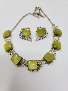 Vintage Lime Green Thermoset Lucite Necklace Clip Earrings Set Silver Tone